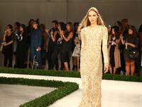 articles/2015/09/13/rachel-zoe-s-nyfw-fashion-show-was-more-like-a-frenzied-zoo/150913-shire-rachel-zoe-tease_vjjksh