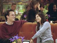 articles/2016/01/27/how-matthew-perry-forgot-three-years-of-friends/160126-allen-matthewperry-tease_u27kwq