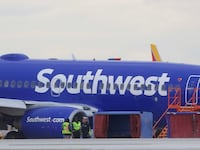 180417-southwest-hero-pilot-navy-cheat_lc5vwt