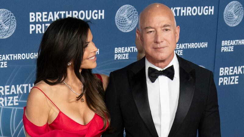 SANTA MONICA, CALIFORNIA - APRIL 05: Lauren Sanchez and Jeff Bezos attend the 2025 Breakthrough Prize Ceremony at Barker Hangar on April 05, 2025 in Santa Monica, California. (Photo by Craig T Fruchtman/Getty Images)