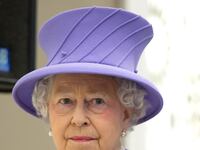 articles/2013/03/02/queen-has-trots/130301-qe2-trip-cancel-cheat_bi6bmt