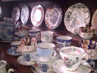articles/2013/02/15/london-fashion-week-kicks-off/tea-cups_ite9do