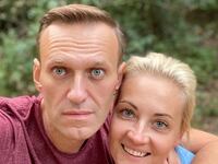 2020-09-25T100540Z_1752240054_RC2M5J9DB2PU_RTRMADP_3_RUSSIA-POLITICS-NAVALNY_r0zj9b