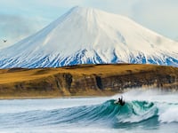 220808-surfer-tease_y4kg8p