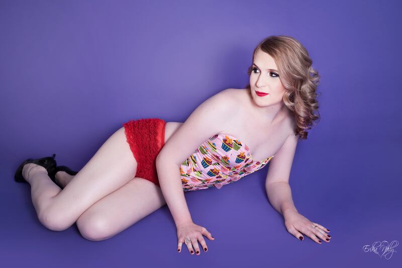 articles/2015/09/26/how-boudoir-photos-are-redifining-sexy/150925-allen-photography2-embed_l0n3o8