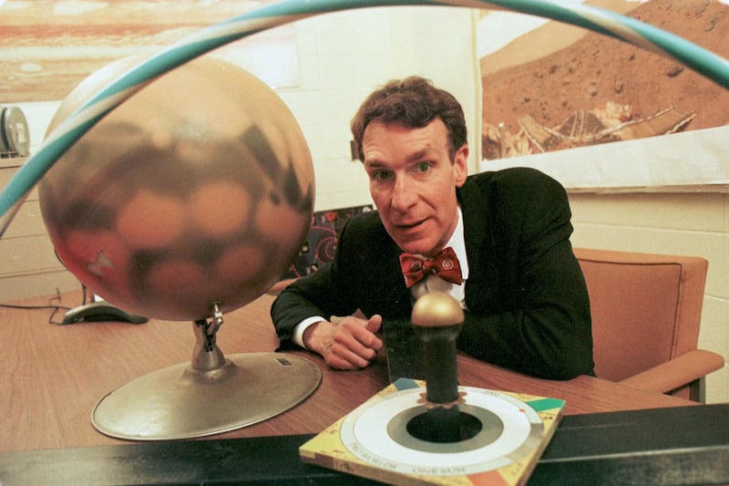 articles/2013/09/22/fringe-factor-bill-nye-the-science-guy-does-not-understand-science/130921-bill-nye-fringe-dickson-tease_zfgjx6