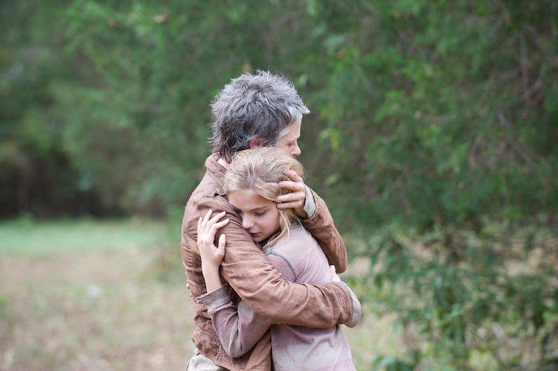 Carol and Lizzie in The Walking Dead.