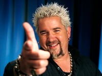 articles/2012/11/16/guy-fieri-battles-scathing-new-york-times-review-by-pete-wells/guy-fieri-baker_d2aoe2