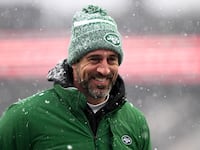 New York Jets quarterback Aaron Rodgers (8).
