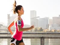 articles/2013/11/20/how-to-find-the-best-fitness-tracker-for-you/131119-fitness-trackers_aj2rby