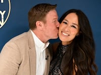 THE TONIGHT SHOW STARRING JIMMY FALLON -- Episode 1799 -- Pictured: TV personalities Chip Gaines and Joanna Gaines pose together backstage on Tuesday, February 14, 2023 -- (Photo by: Todd Owyoung/NBC via Getty Images)