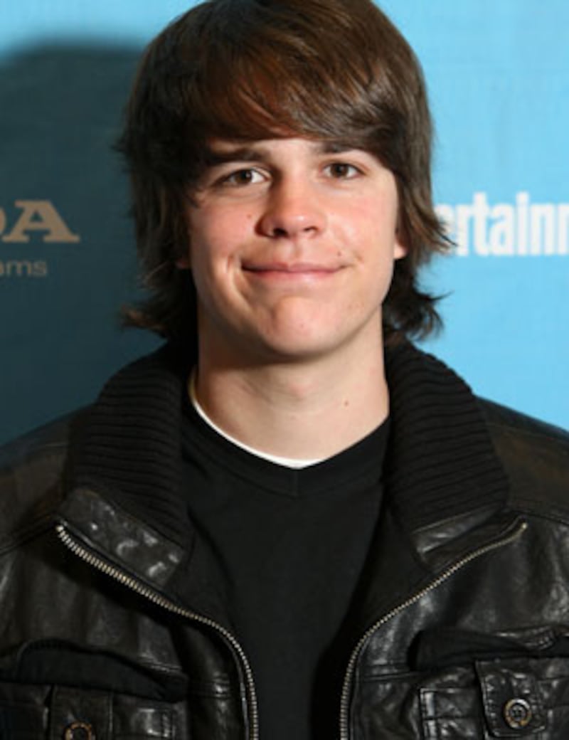 articles/2009/01/24/breakout-stars-of-2009/breakout-stars-johnny-simmons_aubhue