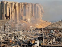 2020-08-05T100211Z_7341848_RC2M7I9MR2NW_RTRMADP_3_LEBANON-SECURITY-BLAST_witgqc