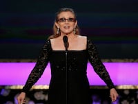 cheats/2017/01/07/carrie-fisher-laid-to-rest-in-giant-prozac-pill/170107-fisher-prozac-urn-cheat_ozevap