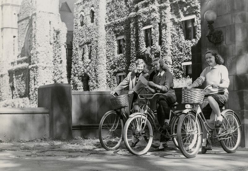 articles/2014/04/07/the-seven-sisters-all-american-preppy-style/seven-sisters-gal03_vvhfkb