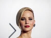 articles/2016/11/10/jennifer-lawrence-pens-open-letter-to-hillary-fans-after-trump-s-win-do-not-let-this-defeat-you/161110-zimmerman-jlaw-trump-tease_sza2wy