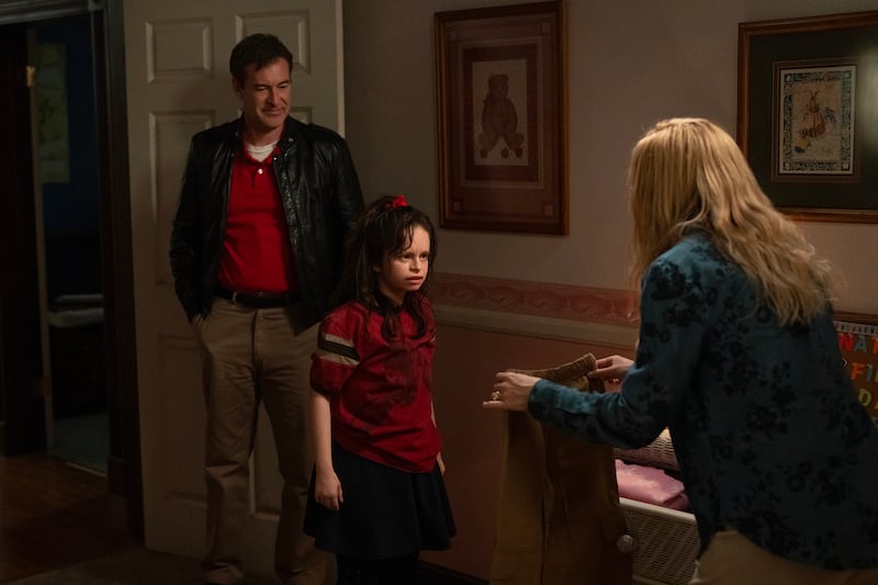 Mark Duplass, Imogen Faith Reid, abd Ellen Pompeo in Good American Family.