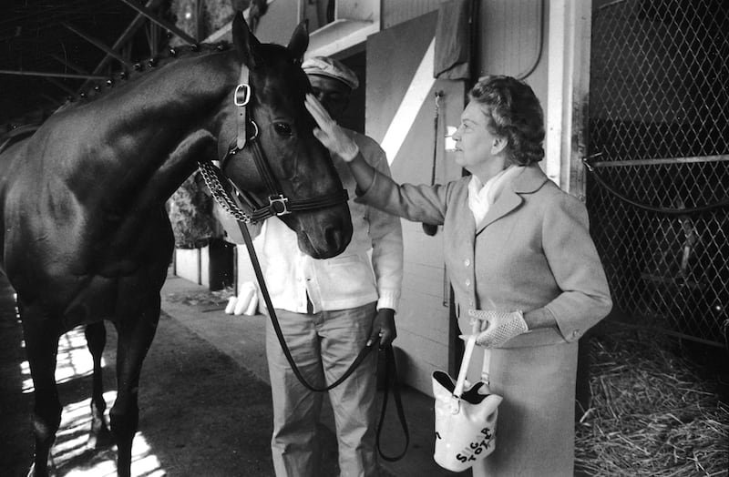galleries/2011/05/04/classic-kentucky-derby/classic-kentucky-derby---elizabeth-arden_yfoqaa