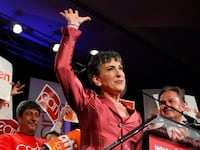 articles/2015/09/25/how-carly-fiorina-screwed-her-campaign-staff-and-paid-herself-first/150922-murphy-carly-fiorina-tease_ml8f9p