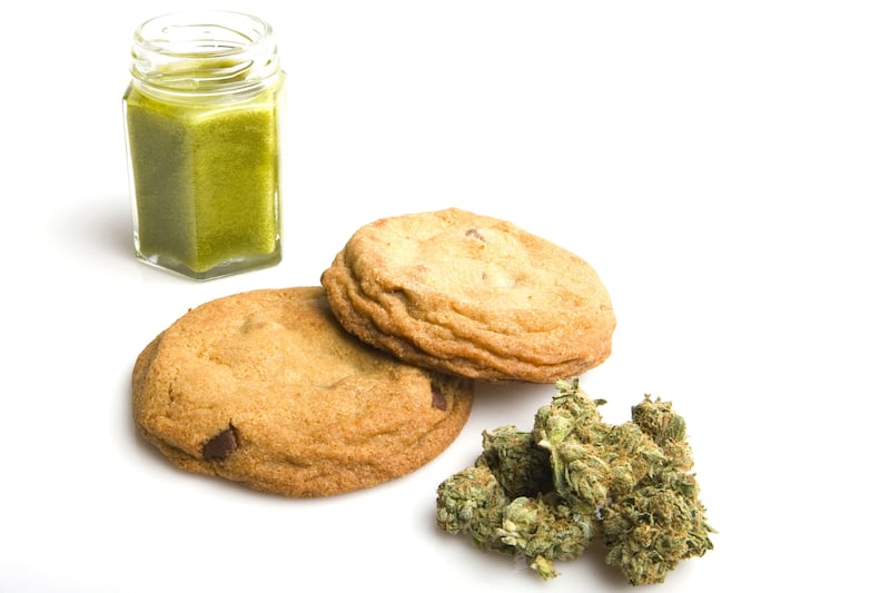 articles/2014/04/07/denver-teen-fell-from-a-balcony-after-eating-a-marijuana-cookie-but-don-t-blame-the-drug/140406-pot-cookie-tease_sag6df