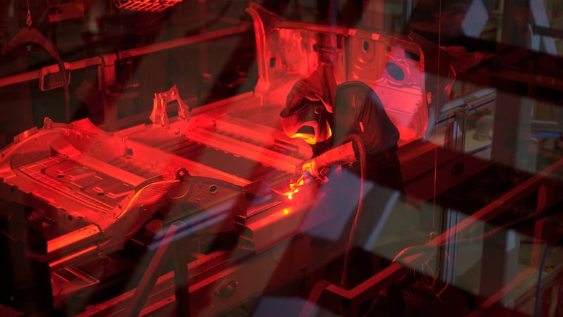 180524-tesla-factories-tease-1_zlxs75