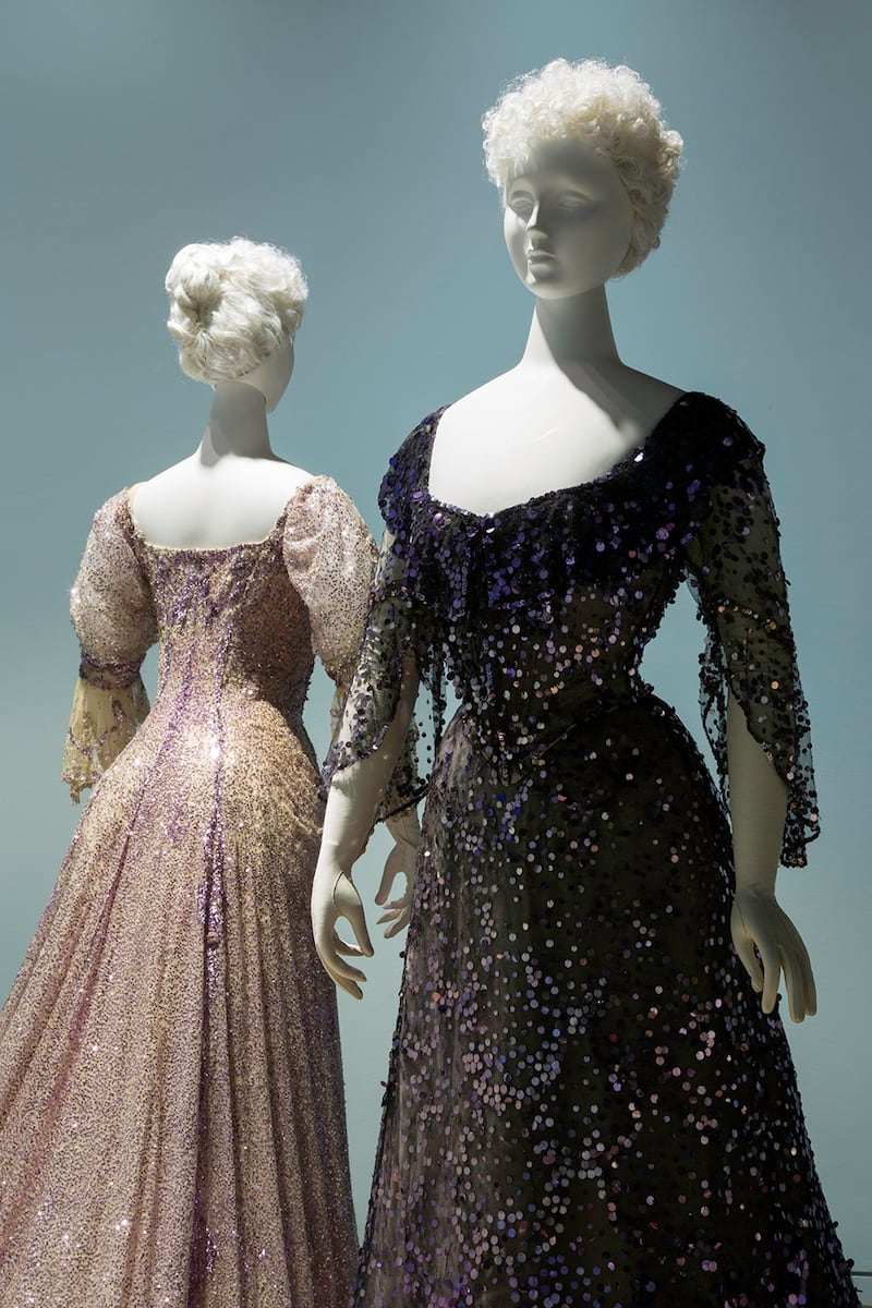 articles/2014/10/21/the-best-dressed-way-to-say-goodbye/141020-jjones-mourning-21-embed_mbiwrd