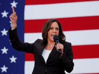 2020-08-11T213033Z_1013323488_RC2XBI9S7HSR_RTRMADP_3_USA-ELECTION-BIDEN-HARRIS_kzkysx