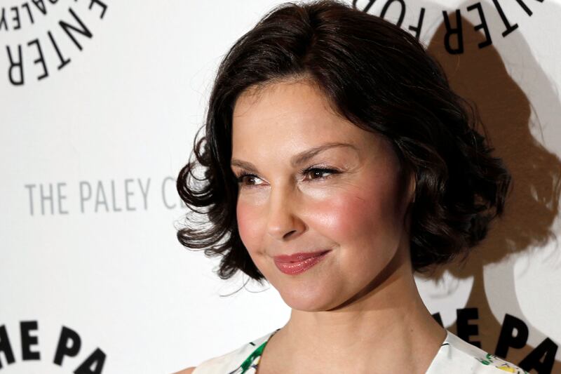 articles/2012/04/12/ashley-judd-share-your-puffy-face-moments/ashley-judd-share-puffy-face-stories_itordn