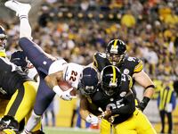 articles/2013/10/08/this-book-will-stop-you-watching-football/131007-football-concussions-tease_k7rkxp