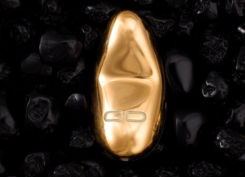 galleries/2013/02/13/eight-high-tech-sex-toys-for-valentine-s-day/valentine-s-day-sex-toys-yva-gold-mood_vmqdlm