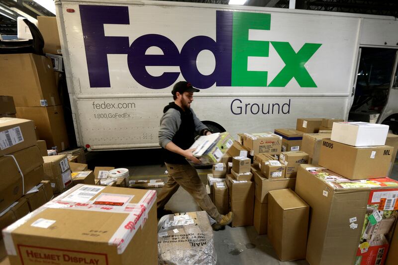 articles/2013/12/26/send-in-the-drones-retailers-ruined-this-christmas/131226-gross-xmas-shopping-tease_ylgjaw