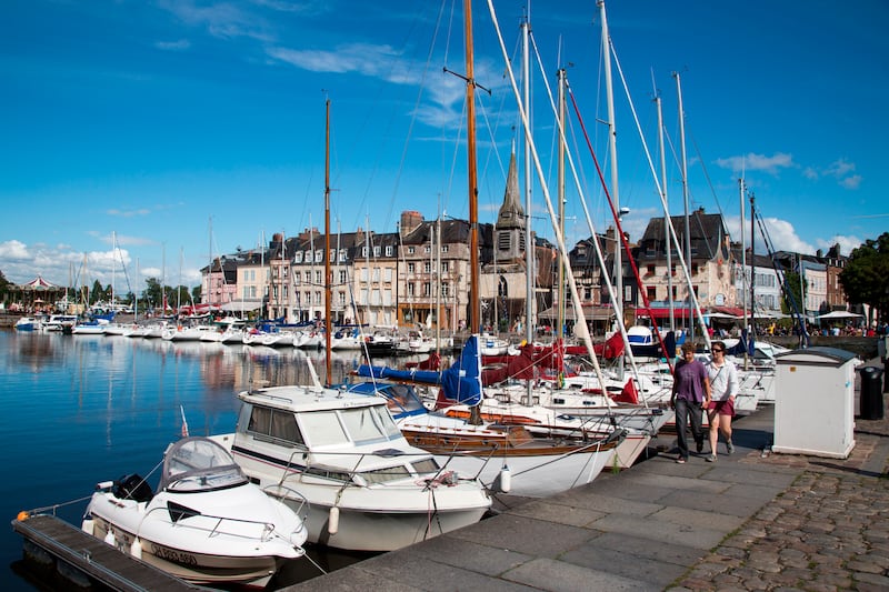 articles/2013/09/22/on-le-route-de-cidre-getting-buzzed-on-normandy-s-cider-trail/130920-route-de-cidre-oconnor-embed1_nwffdg