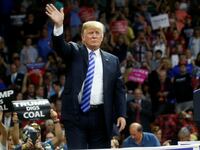 180821-trump-security-lawsuit-cheat_x6ltvj