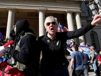 2020-11-07T163450Z_142453914_RC2GYJ9FRXEX_RTRMADP_3_USA-ELECTION-REACTION_pdqado