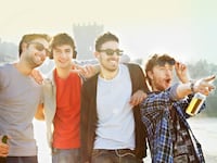 articles/2014/09/06/the-progressive-white-guy-s-guide-to-privilege/140905-hinds-privilege-tease_zsymff