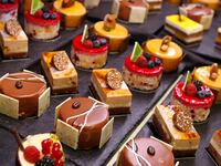 articles/2014/07/14/when-is-it-ok-to-cheat-the-pros-and-cons-of-cheat-days/140714-cheat-foods-dailyburn-tease_mf8ebg