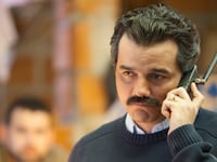 articles/2016/09/04/narcos-star-wagner-moura-aka-pablo-escobar-drugs-should-be-legalized/160901-leon-narcos-Wagner-Moura-tease_cvrgqa