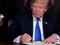 trumpppsign_rz9mgh