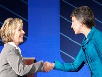 articles/2015/10/07/she-crushed-carly-fiorina-in-2010-now-she-s-on-a-mission-to-do-it-again/151006-nuzzi-boxer-fiorina-tease_bdtuto