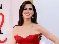Anne Hathaway attends "The Devil Wears Prada 2" premiere.
