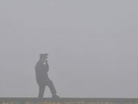 articles/2014/05/05/the-chinese-can-t-catch-their-breath/140504-hong-smog-tease_fvitwz