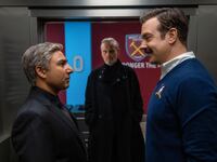 Ted_Lasso_Photo_030401.jpg.photo_modal_show_home_large_2x_vyp0bj