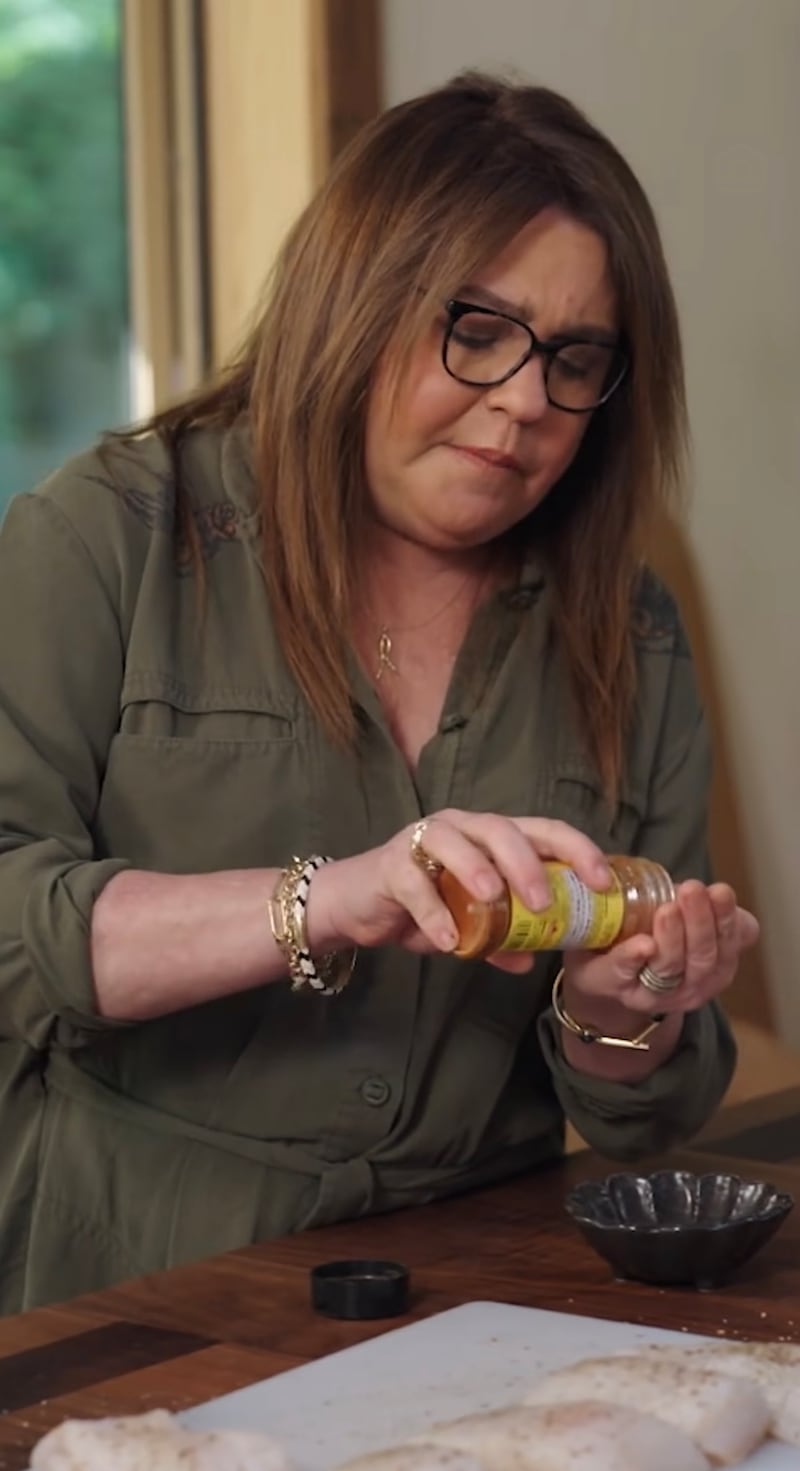 Rachael Ray posted a video showing how she measures spices with her palm.