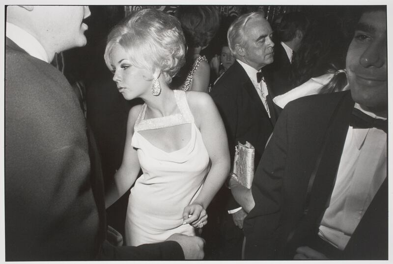 galleries/2013/08/10/garry-winogrands-women-are-beautiful-photos/winogrand-women-5_vqgfoc