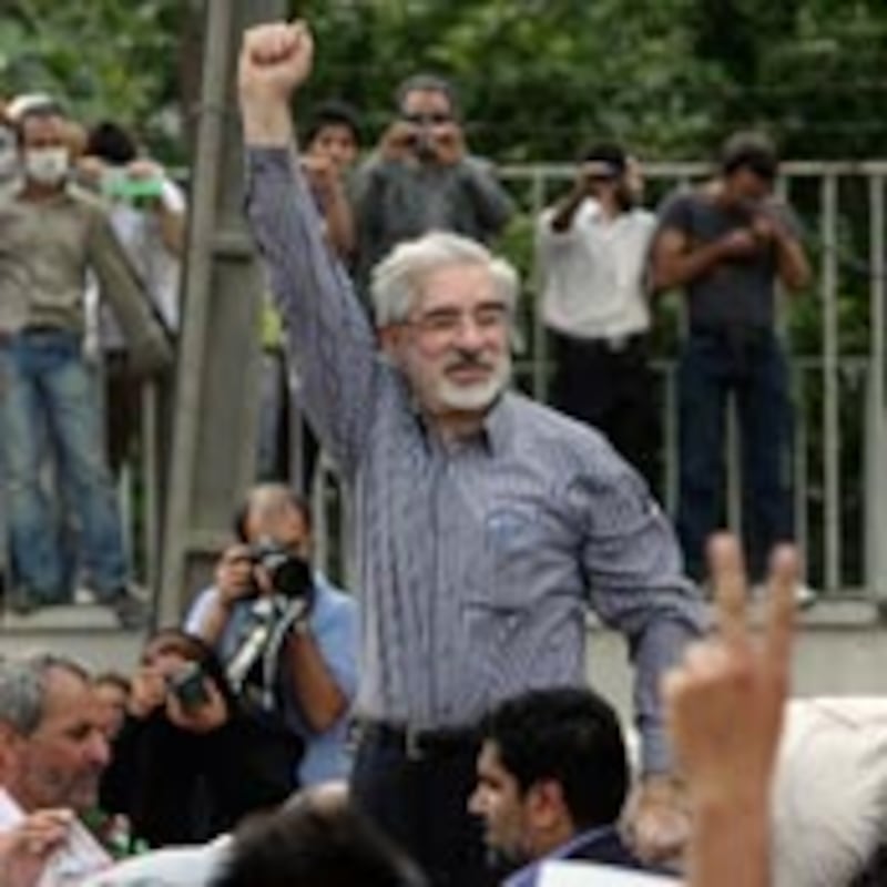 articles/2010/06/08/mir-hussein-moussavi-was-a-war-criminal-who-killed-political-prisoners/robertson-iran_105745_bxml4j