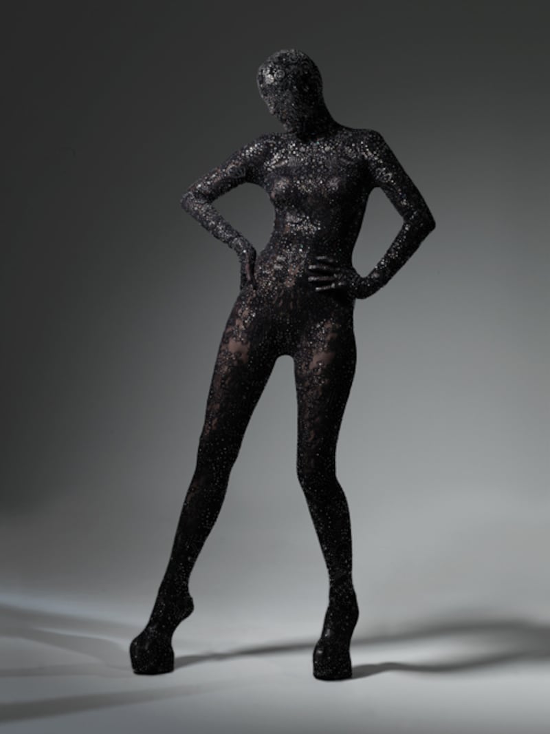articles/2013/10/24/new-technology-merges-art-architecture-and-design-at-mad/131024-out-of-hand-jones-embed_w4oobz