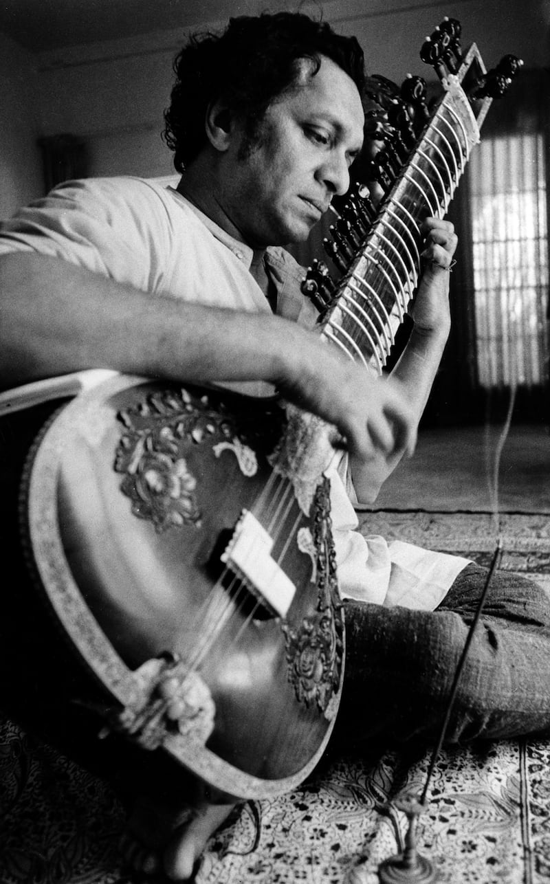 galleries/2012/12/12/ravi-shankar-s-legacy/ravi-05_nijxiq