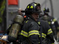 2015-03-26T000000Z_1897324097_GF10000039771_RTRMADP_3_USA-NEW-YORK-COLLAPSE_ibbmsr