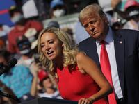 2020-10-19T202702Z_1308731193_RC2WLJ93Q1FM_RTRMADP_3_USA-ELECTION-TRUMP_qiinnd