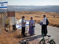 articles/2013/05/29/israeli-peace-camp-empower-moderate-settlers/130317-Lake-Israel-construction-embed_sizuaf